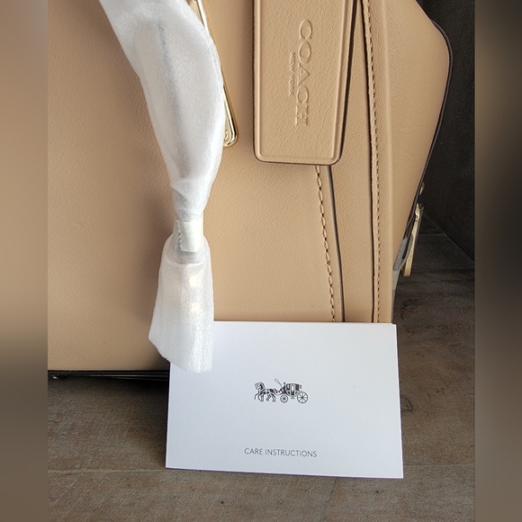 NWOT Coach Leather Dreamer In The Color Beachwood With Inter-changeable Strap - Picture 13 of 16